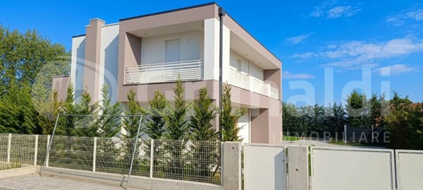 casa indipendente in vendita ad Abano Terme