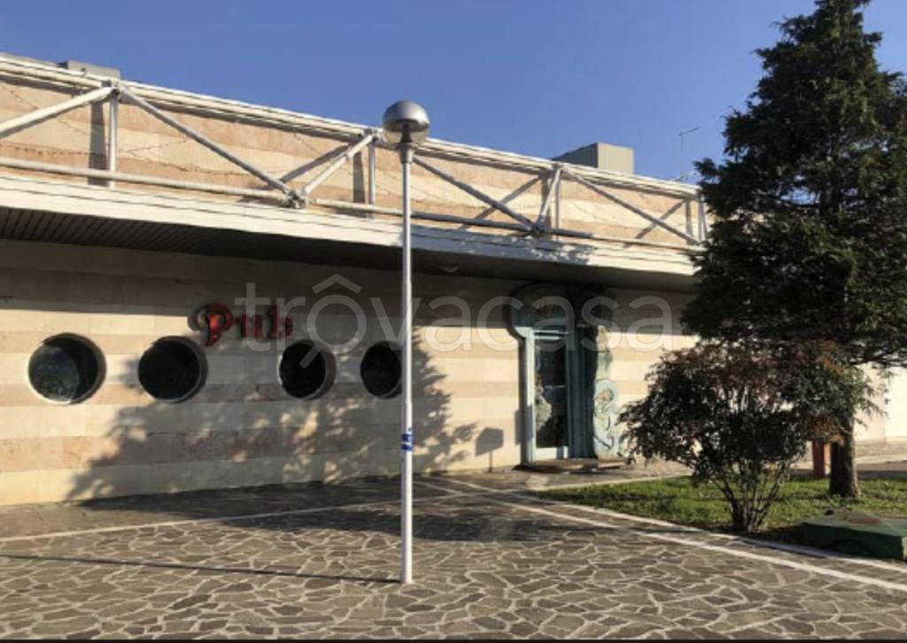 negozio in vendita ad Abano Terme