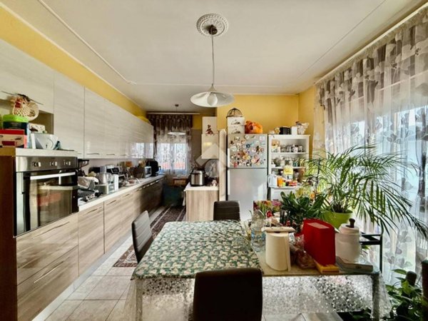 casa indipendente in vendita ad Abano Terme in zona Monteortone