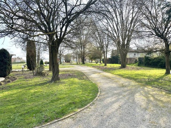 casa indipendente in vendita ad Abano Terme in zona Monterosso