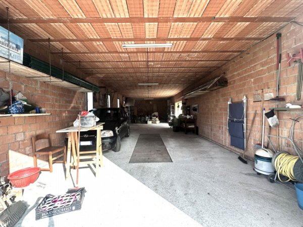 casa indipendente in vendita ad Abano Terme in zona Monterosso