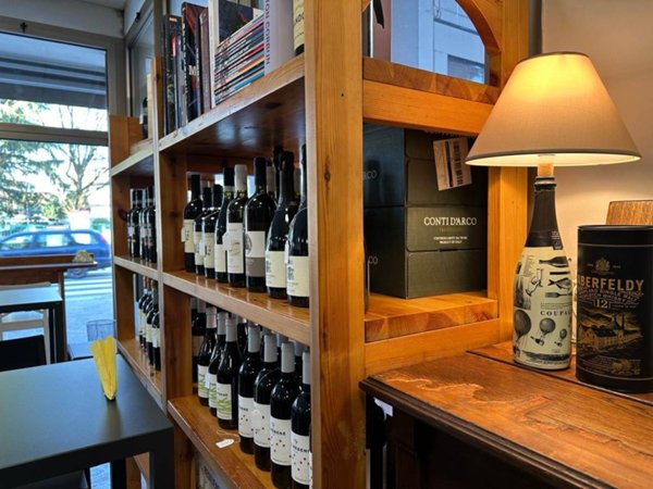 negozio in vendita ad Abano Terme in zona Monteortone