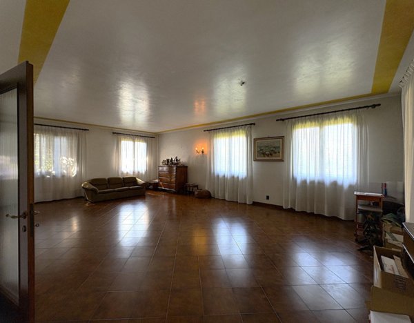 casa indipendente in vendita ad Abano Terme in zona Feriole