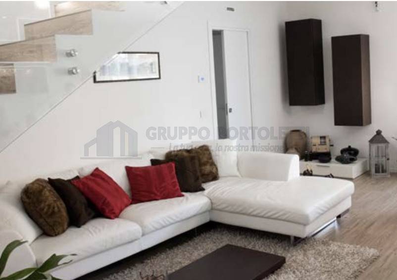 casa indipendente in vendita ad Abano Terme in zona Giarre