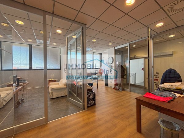ufficio in vendita ad Abano Terme