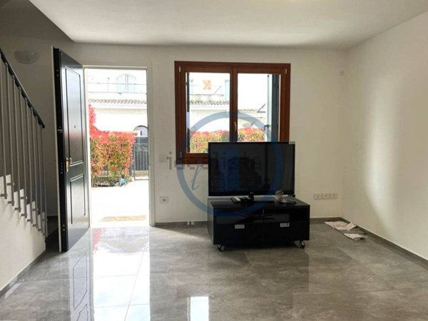 casa indipendente in vendita ad Abano Terme in zona Monterosso