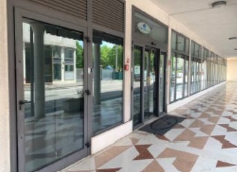 negozio in vendita ad Abano Terme