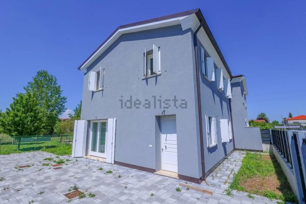 casa indipendente in vendita ad Abano Terme in zona Giarre