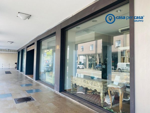 negozio in vendita ad Abano Terme