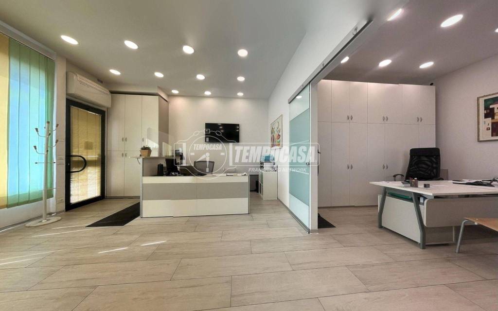 ufficio in vendita ad Abano Terme