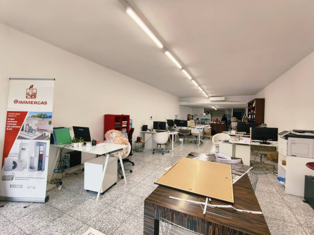 negozio in vendita ad Abano Terme