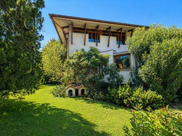 casa indipendente in vendita ad Abano Terme in zona Monterosso