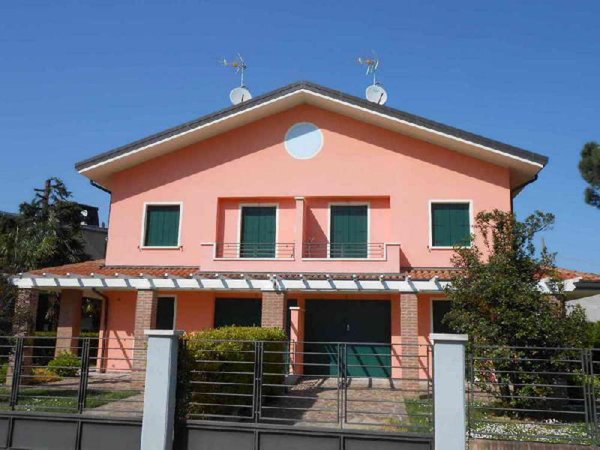 casa indipendente in vendita ad Abano Terme