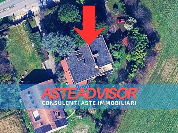 casa indipendente in vendita ad Abano Terme in zona Feriole
