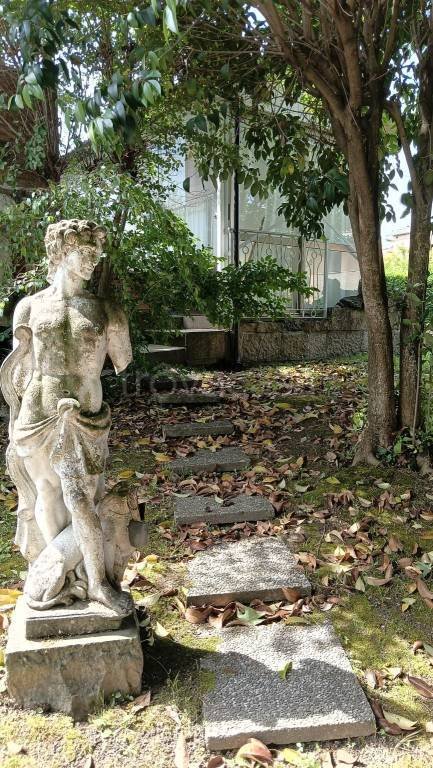 casa indipendente in vendita ad Abano Terme in zona Feriole