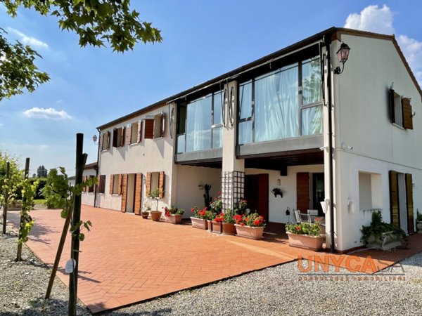 casa indipendente in vendita ad Abano Terme