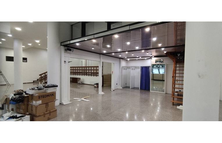 locale commerciale in vendita ad Abano Terme in zona Monteortone