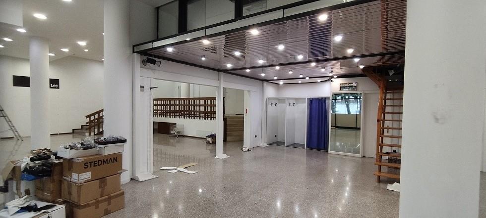 locale commerciale in vendita ad Abano Terme