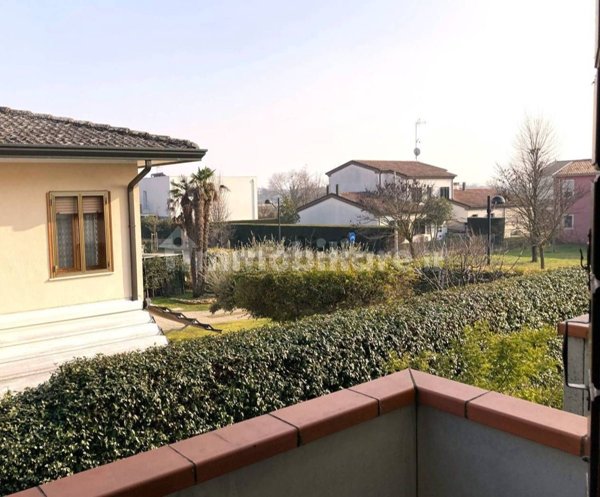 casa indipendente in vendita ad Abano Terme in zona Monteortone