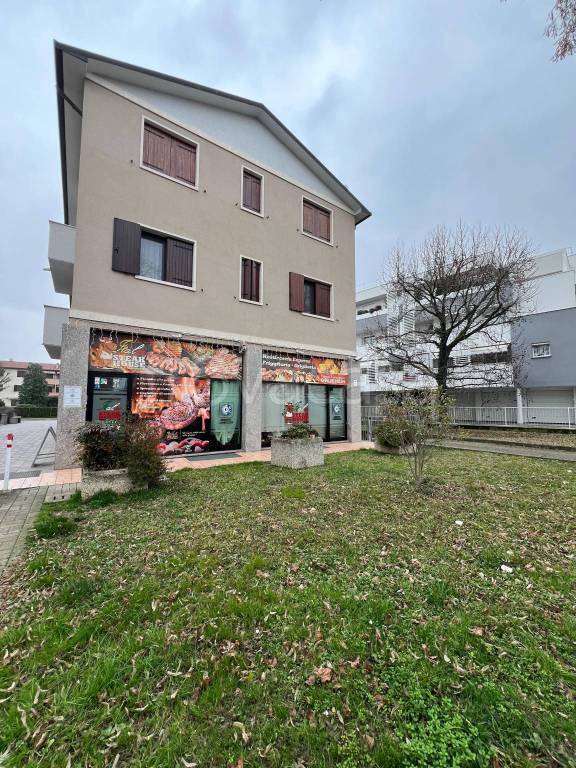 negozio in vendita ad Abano Terme
