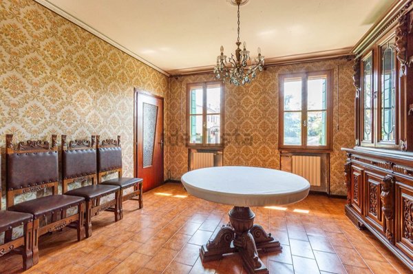 casa indipendente in vendita ad Abano Terme in zona Feriole