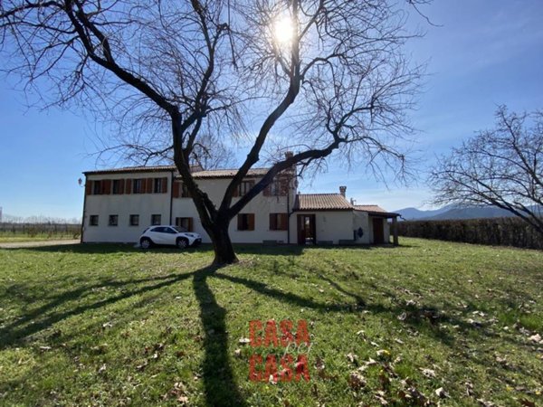 casa indipendente in vendita ad Abano Terme in zona Monterosso