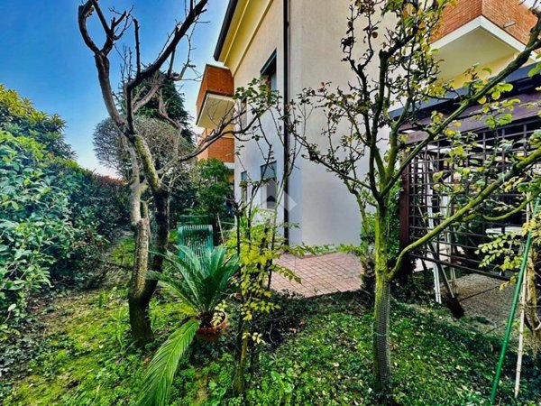 appartamento in vendita ad Abano Terme in zona Monteortone