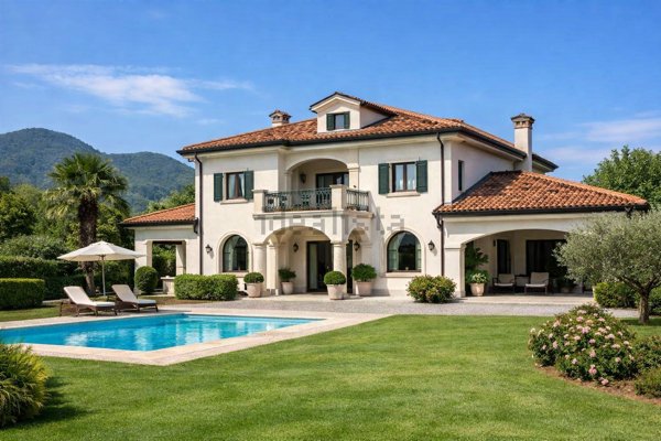 casa indipendente in vendita ad Abano Terme in zona Feriole