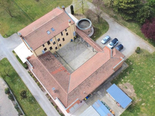 casa indipendente in vendita ad Abano Terme in zona Monterosso
