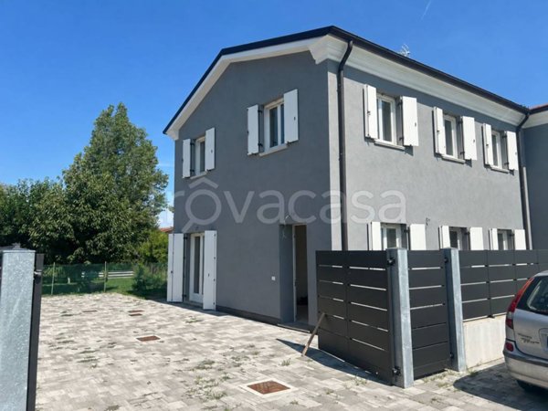 casa indipendente in vendita ad Abano Terme in zona Giarre
