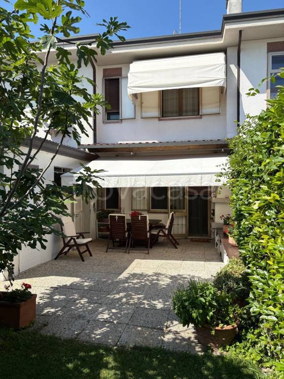 casa indipendente in vendita ad Abano Terme