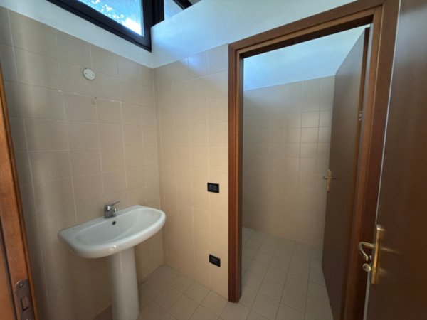 locale commerciale in vendita ad Abano Terme