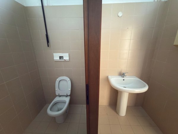 locale commerciale in vendita ad Abano Terme