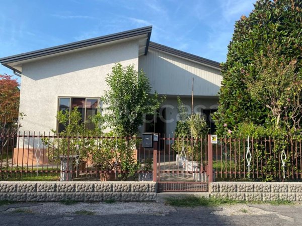 casa indipendente in vendita ad Abano Terme