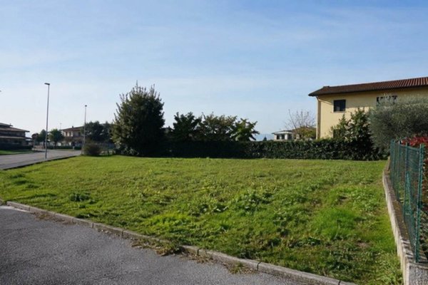 negozio in vendita ad Abano Terme in zona Giarre