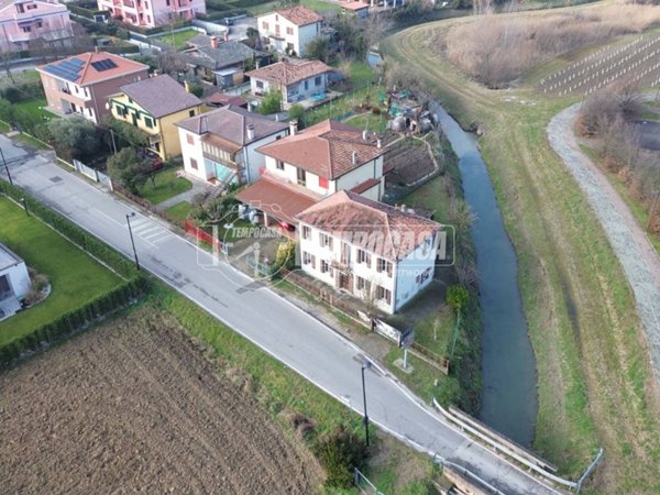 casa indipendente in vendita ad Abano Terme