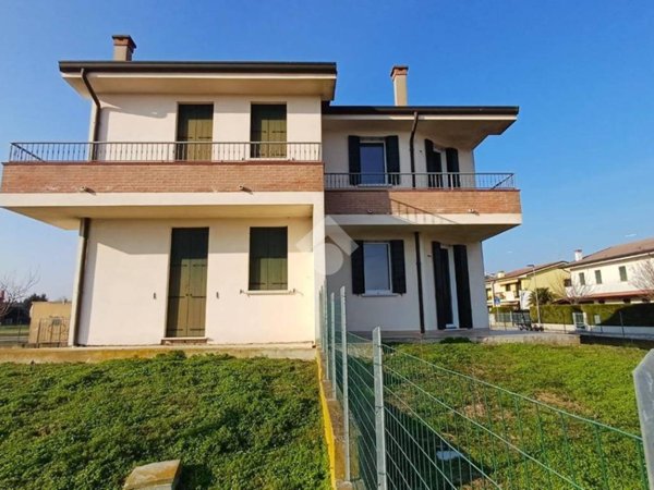 casa indipendente in vendita ad Agna