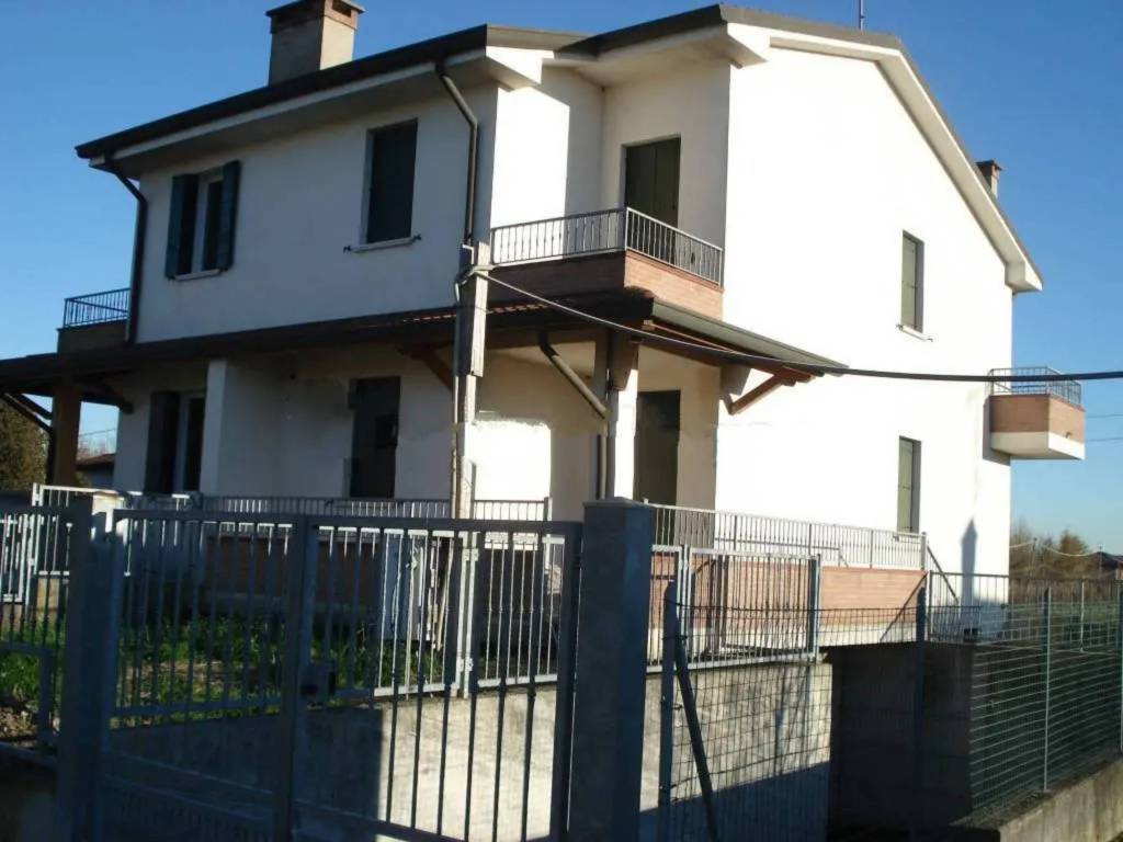 casa indipendente in vendita ad Agna