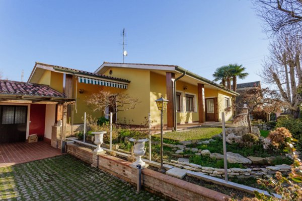 casa indipendente in vendita ad Agna