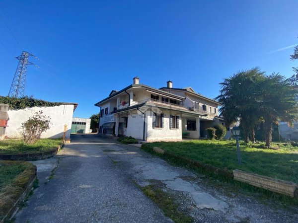 casa indipendente in vendita ad Agna