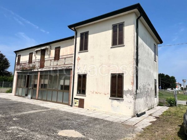casa indipendente in vendita ad Agna