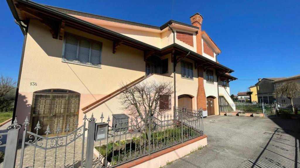 casa indipendente in vendita ad Agna