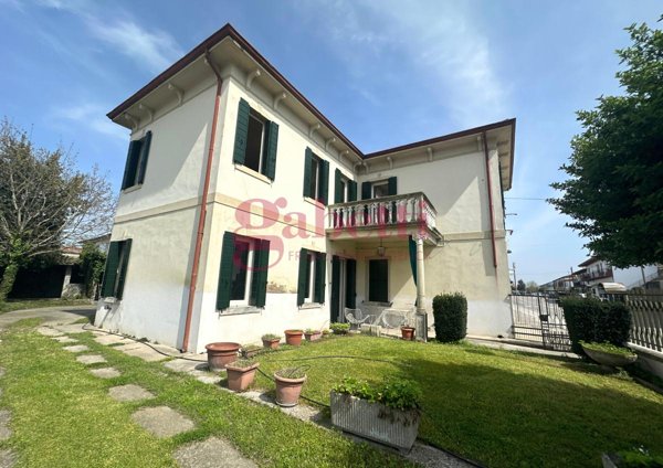 casa indipendente in vendita ad Agna
