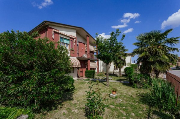 casa indipendente in vendita ad Agna