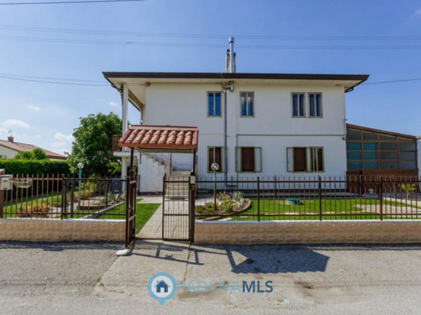casa indipendente in vendita ad Agna