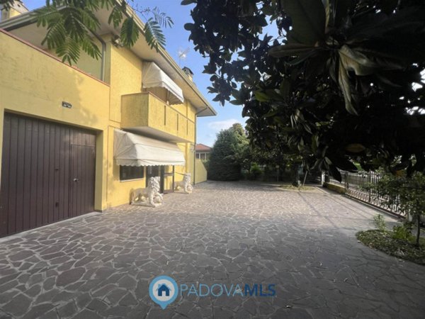 casa indipendente in vendita ad Agna