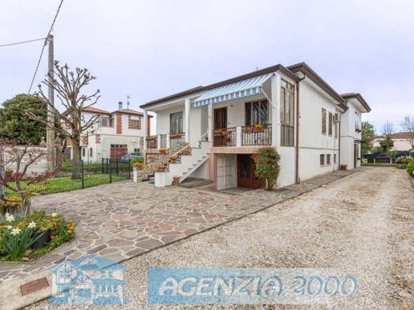 casa indipendente in vendita ad Agna