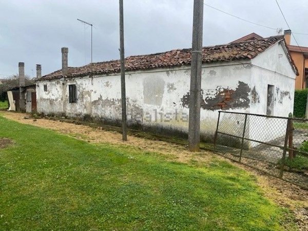 casa indipendente in vendita ad Agna