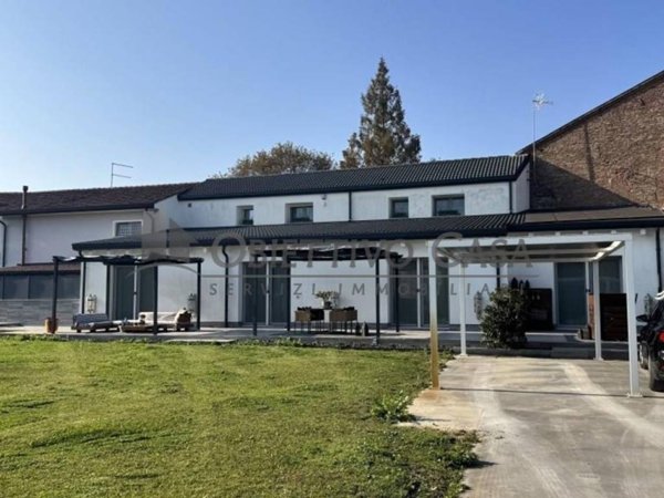 casa indipendente in vendita ad Agna