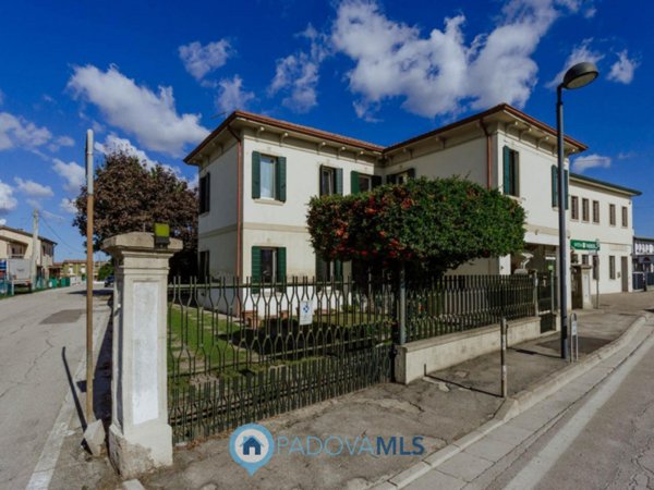 casa indipendente in vendita ad Agna